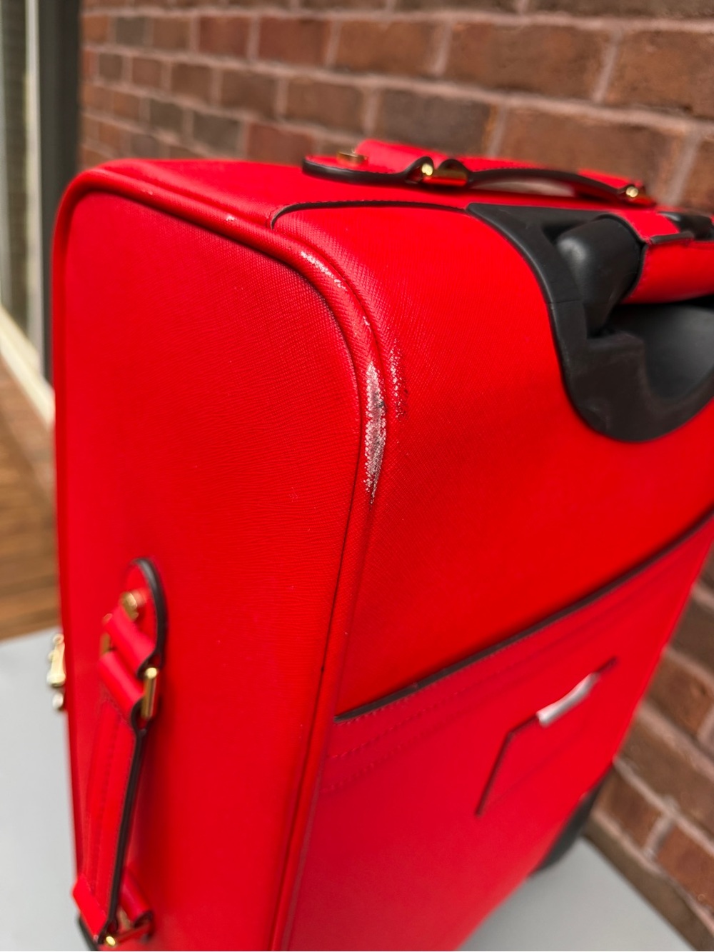 Henri Bendel New York Red Spinner Carry-On Suitcase Luggage - Picture 3 of 13